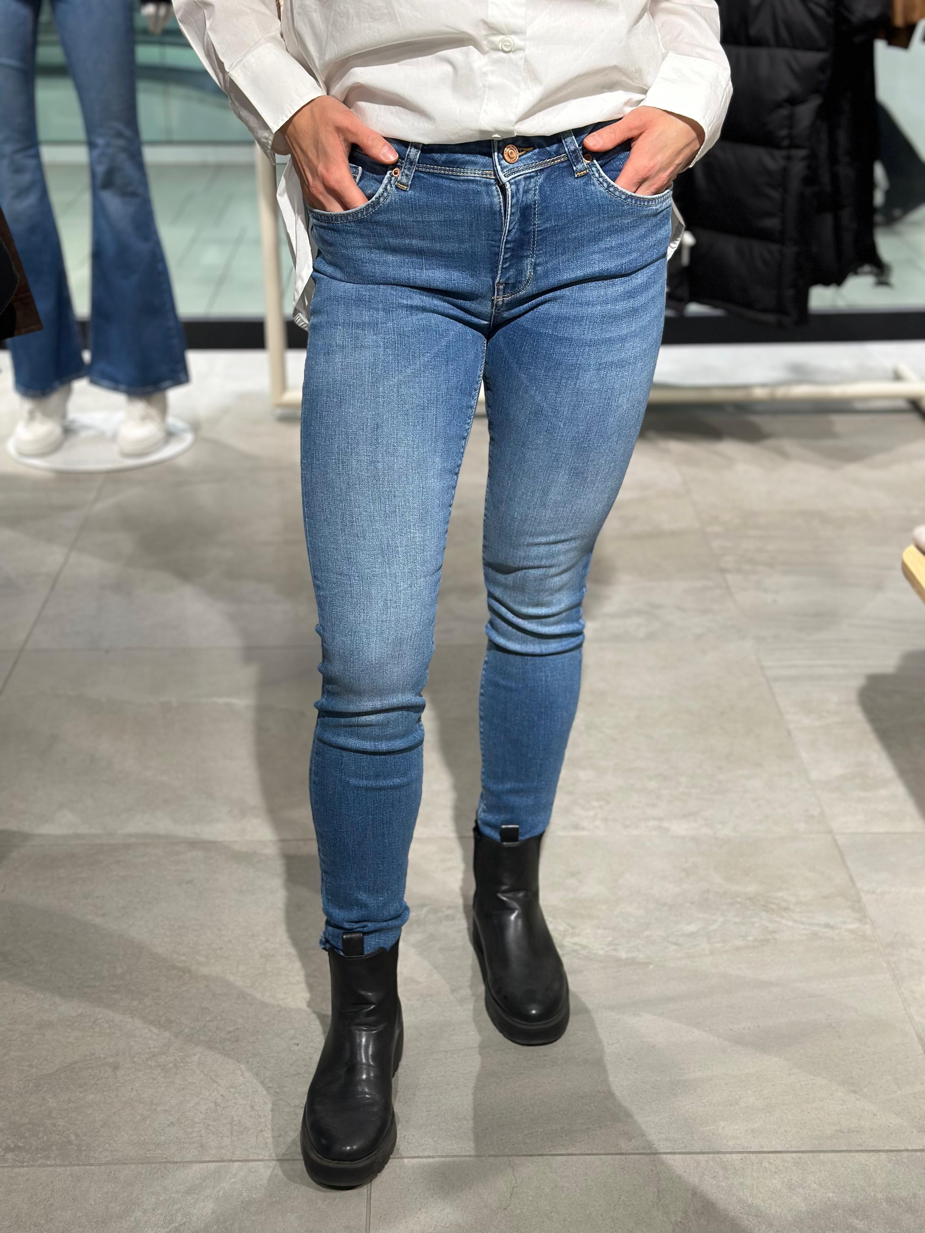 VMLUX Jeans - Medium Blue Denim