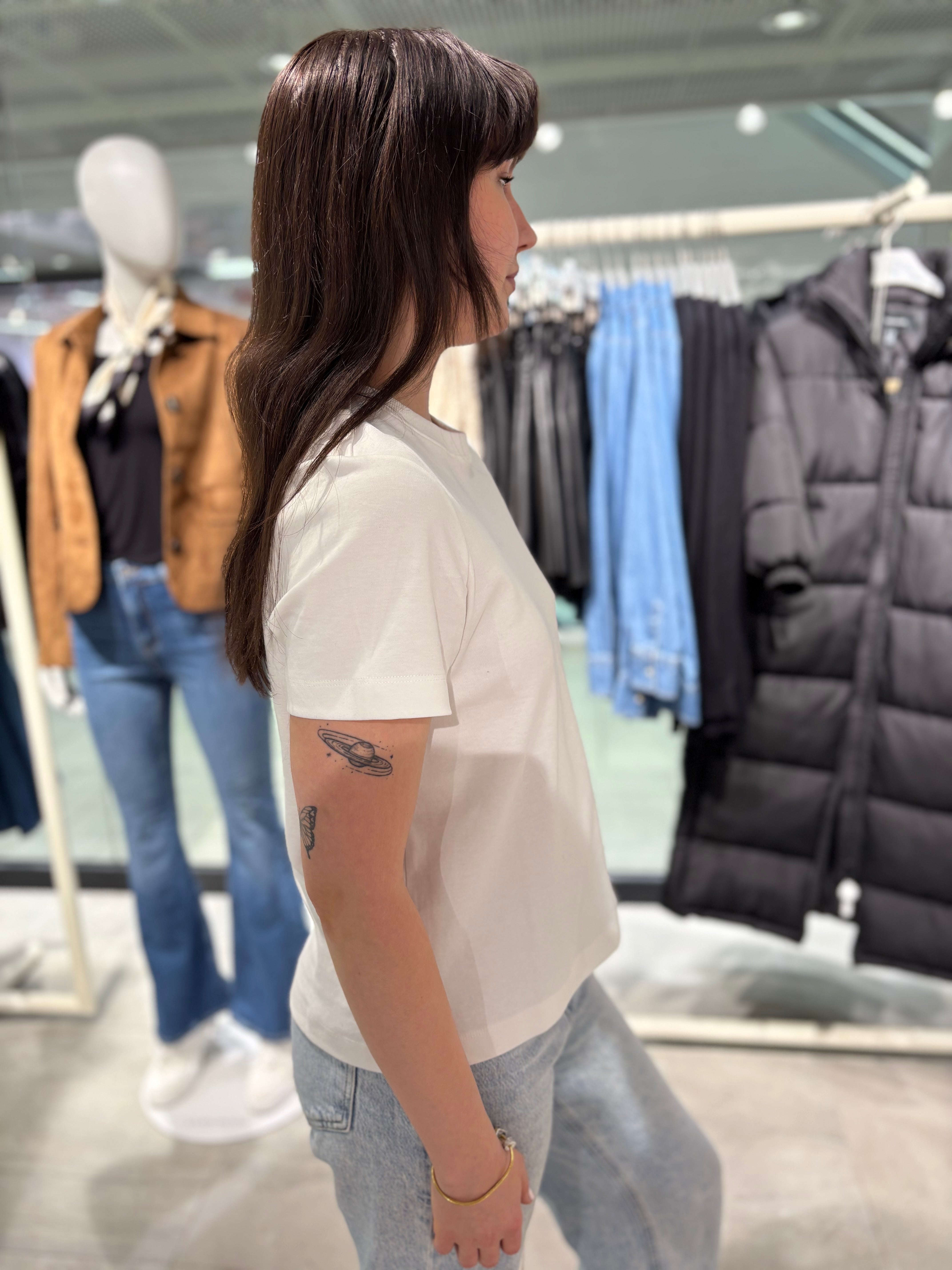 AWNAIMA T-Shirt - Snow White