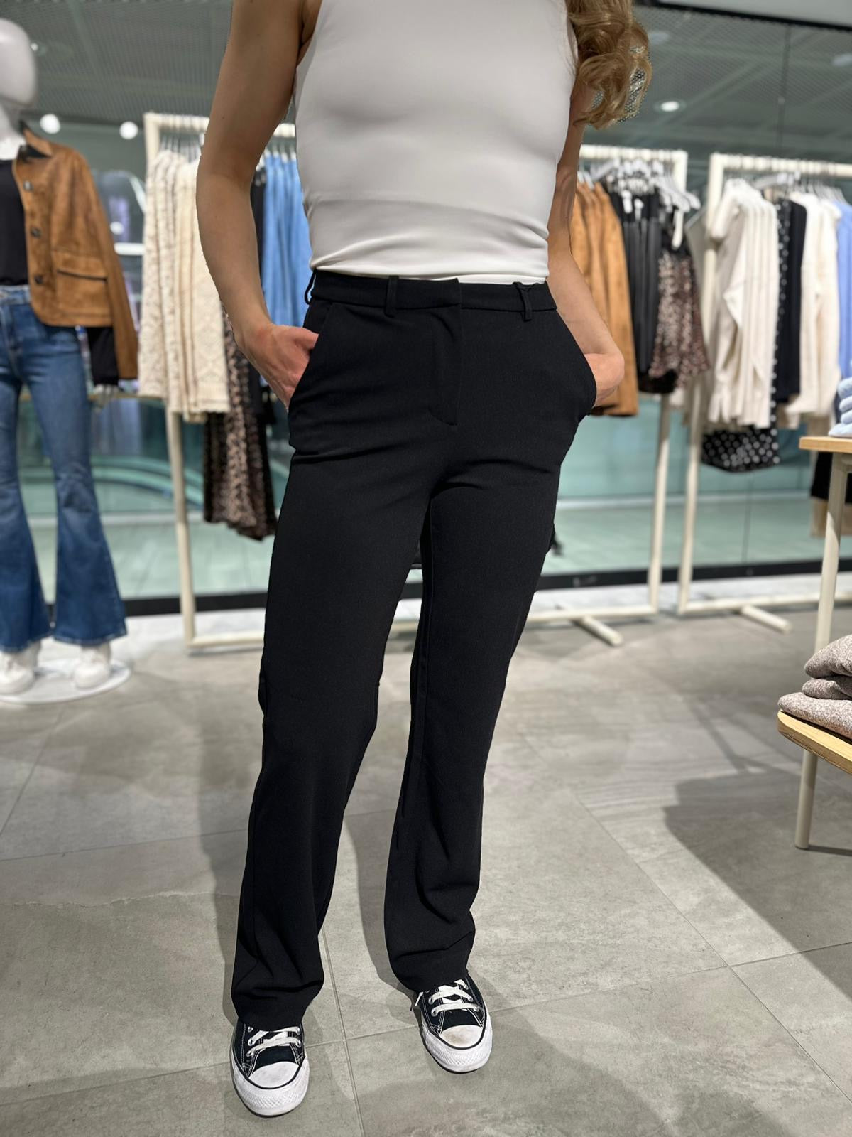 VMZAMIRA Trousers - Black